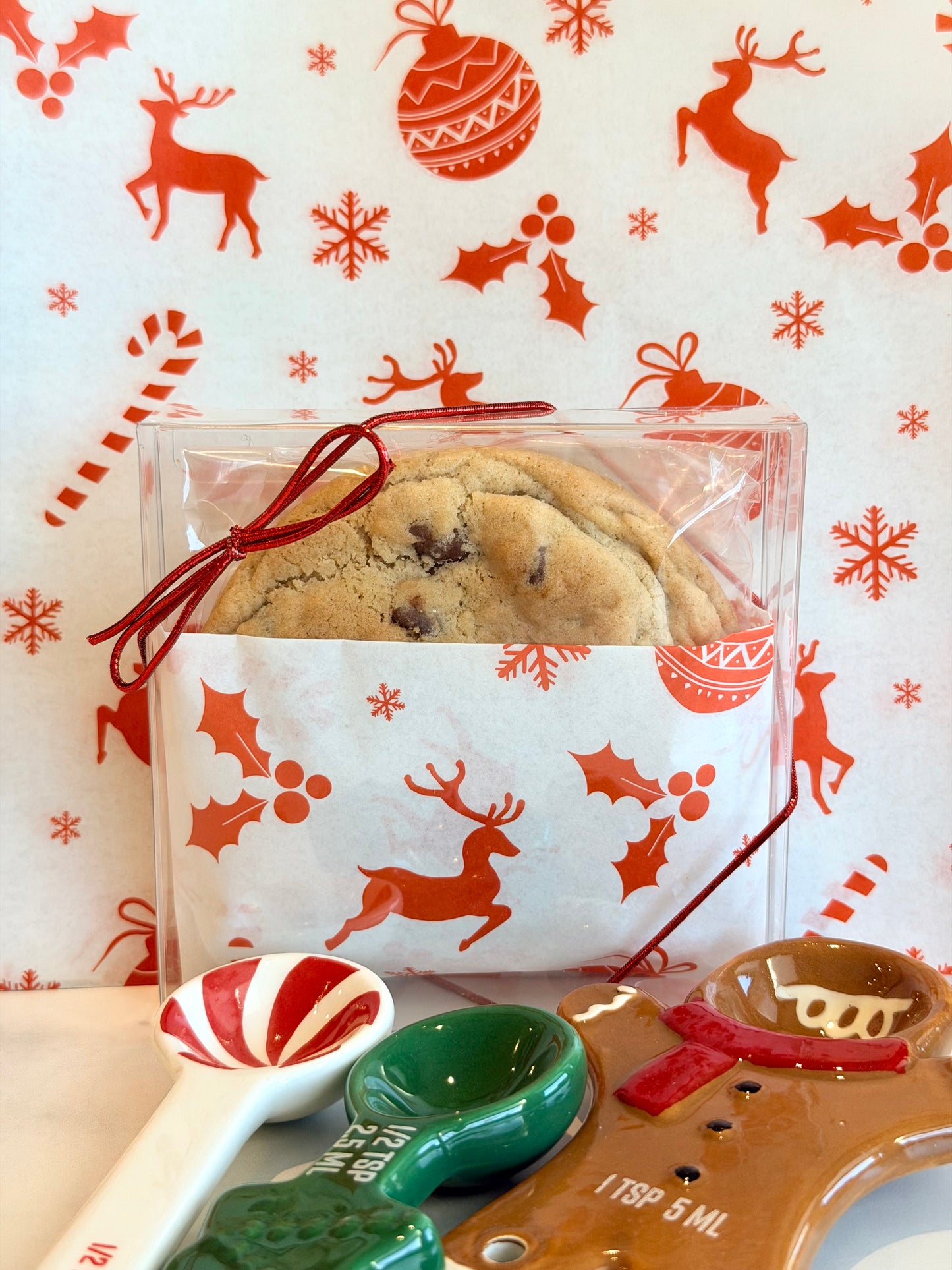 Red and White Christmas Design 8" x 8" Food Safe Greaseproof Paper