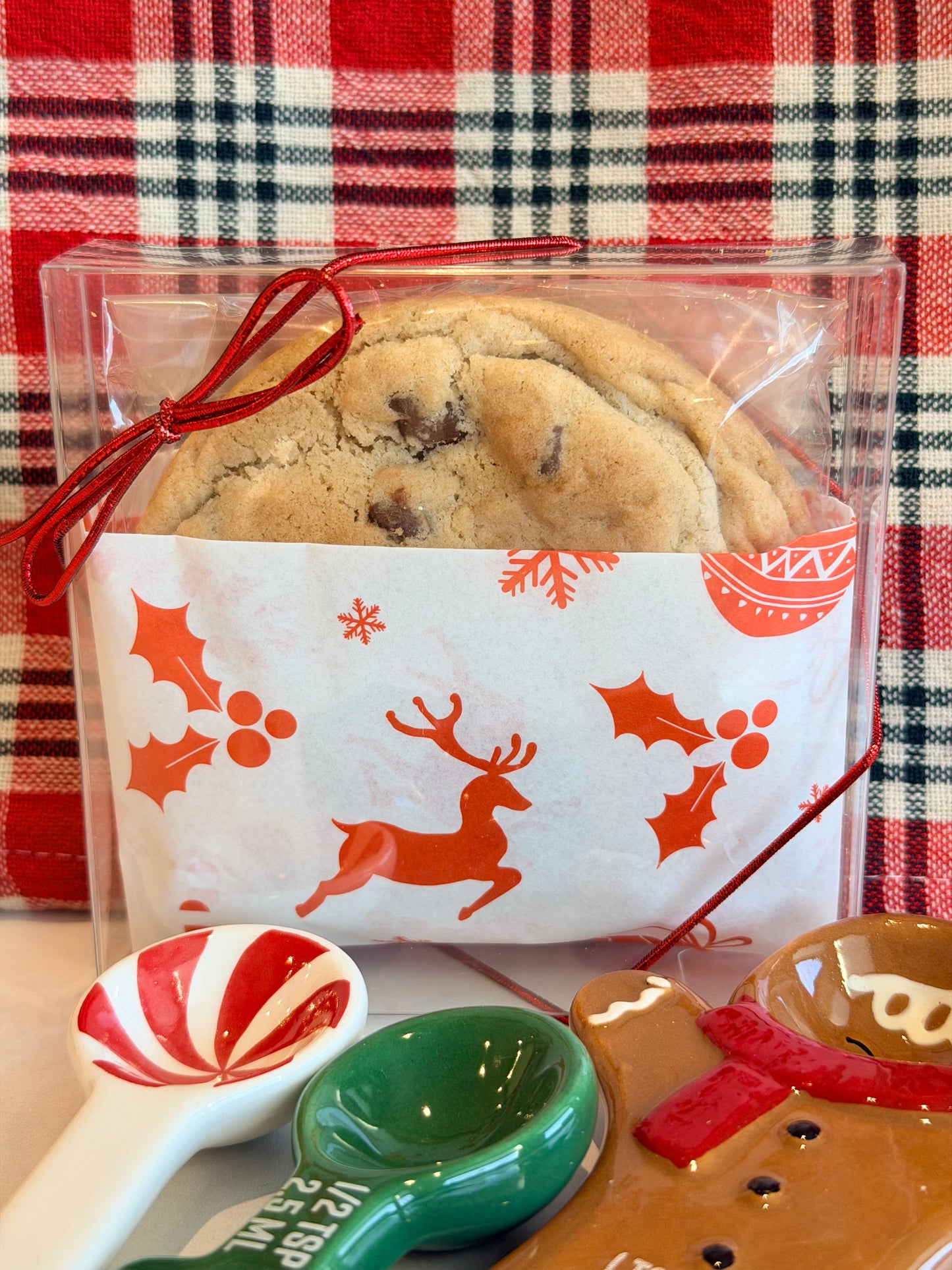 Red and White Christmas Design 8" x 8" Food Safe Greaseproof Paper